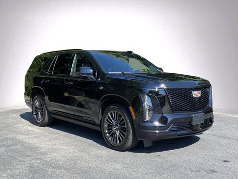 Used 2025 Cadillac Escalade Sport Platinum w/ LPO, Floor Liner Package AWD/4WD image 2
