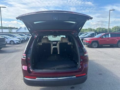 Used 2024 Jeep Grand Cherokee L Limited AWD/4WD image 9
