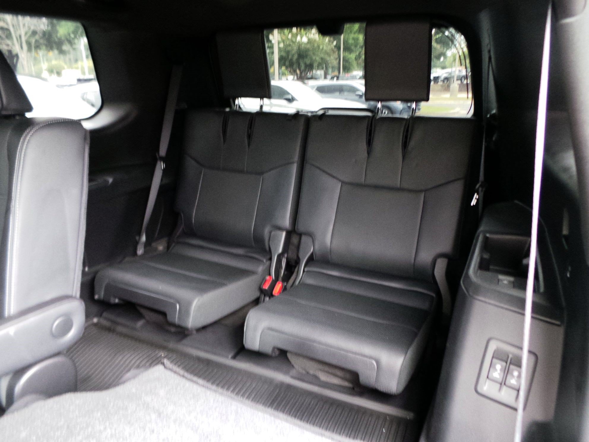 Used 2025 Lexus GX 550 w/ Accessory Package (2T) AWD/4WD image 11