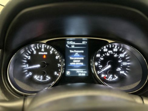 Used 2015 Nissan Rogue SV w/ SV Premium Package image 21