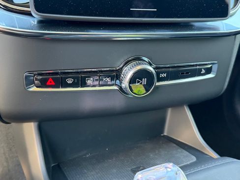 New 2026 Volvo XC90 B6 Ultra w/ Protection Package Premier AWD/4WD image 14
