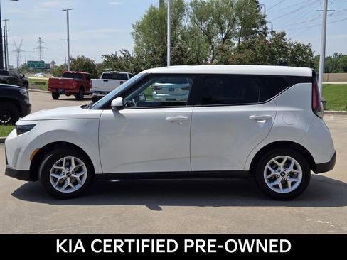 Certified 2025 Kia Soul LX w/ LX Technology Package FWD image 3