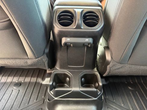 Used 2021 Jeep Wrangler Unlimited Sport AWD/4WD image 27