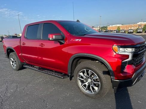 Used 2024 Chevrolet Silverado 1500 LT AWD/4WD image 3
