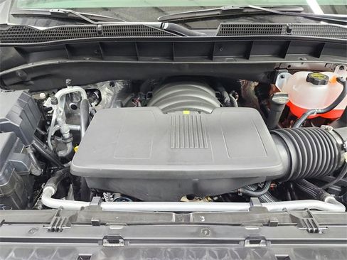 New 2026 GMC Sierra 1500 SLT image 17