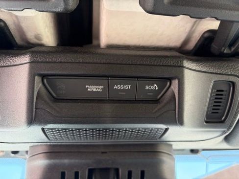 Used 2025 Jeep Wrangler Unlimited Sahara image 24