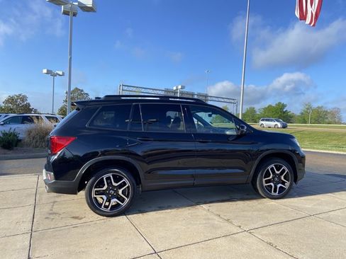 Used 2023 Honda Passport Elite image 12