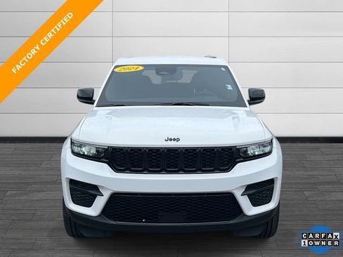 Certified 2024 Jeep Grand Cherokee Altitude image 9