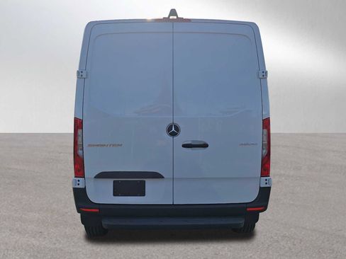 Used 2025 Mercedes-Benz Sprinter 2500 image 4