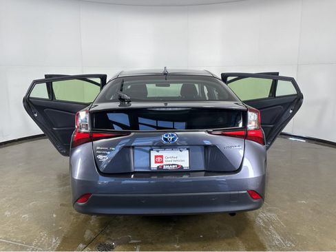 Used 2021 Toyota Prius LE image 19