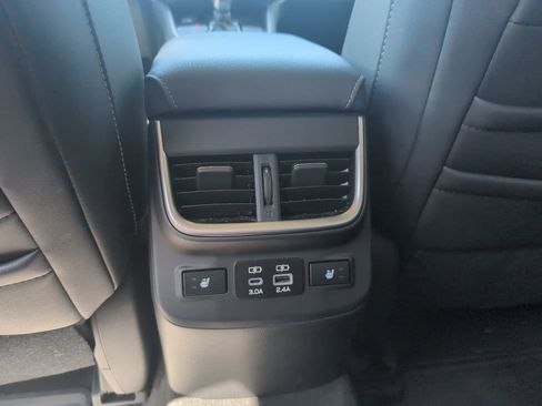 Used 2023 Subaru Outback Limited XT AWD/4WD image 8