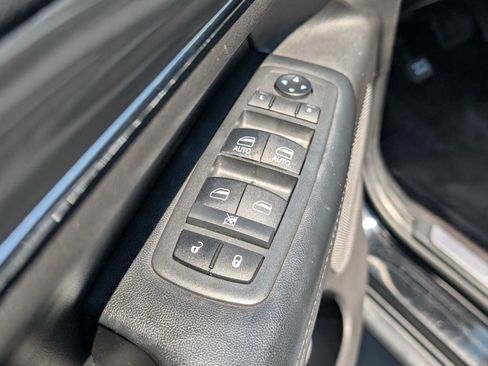 Used 2019 Jeep Grand Cherokee Limited w/ Trailer Tow Group IV AWD/4WD image 11