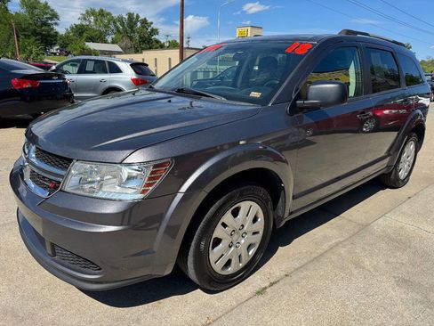 Used 2018 Dodge Journey SE image 3