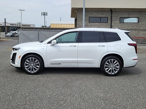 Used 2024 Cadillac XT6 Premium Luxury w/ Technology Package AWD/4WD image 4