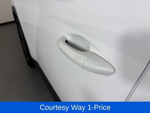 Used 2025 Hyundai Tucson SEL FWD image 13