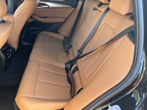 Used 2025 BMW X4 xDrive30i image 21