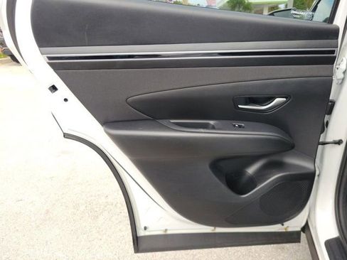 Used 2023 Hyundai Tucson SEL w/ Convenience Package image 10