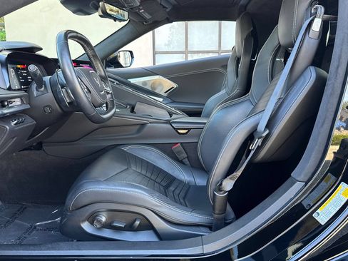 Used 2025 Chevrolet Corvette Stingray Premium Cpe w/ Z51 Performance Package RWD image 10