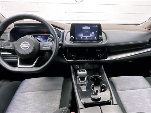 Used 2021 Nissan Rogue SV image 12