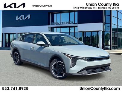 New 2025 Kia K4 EX