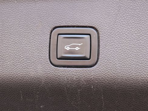 Used 2021 GMC Yukon Denali w/ Denali Ultimate Package AWD/4WD image 40