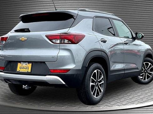 Used 2025 Chevrolet TrailBlazer LT FWD image 6