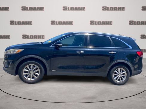 Used 2016 Kia Sorento AWD w/ LX Convenience Package image 2