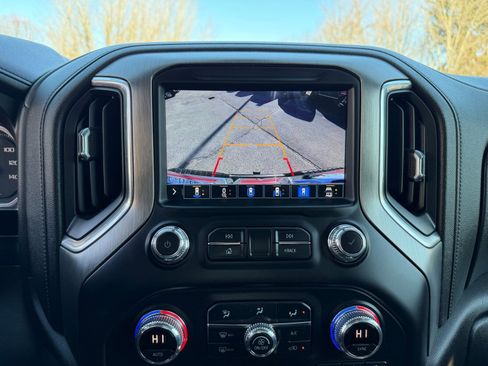 Used 2022 GMC Sierra 2500 Denali w/ Technology Package image 16