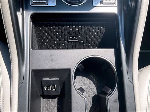 Used 2026 Lincoln Nautilus Premier AWD/4WD image 17