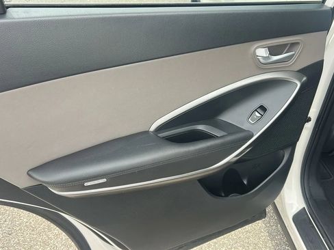 Used 2018 Hyundai Santa Fe SE AWD/4WD image 11