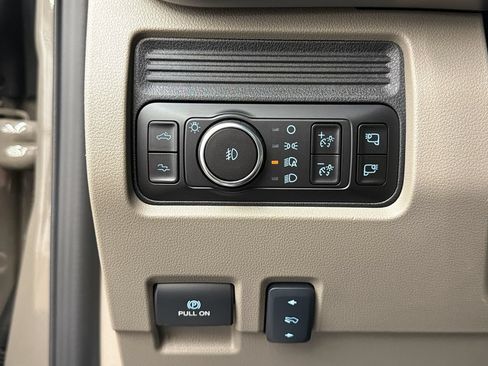 Used 2026 Ford F450 Platinum w/ Platinum Plus Package AWD/4WD image 32