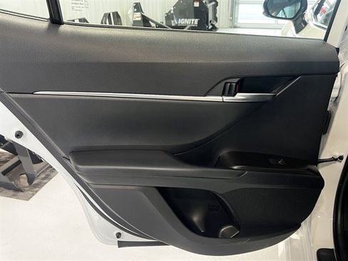 Used 2024 Toyota Camry SE image 13