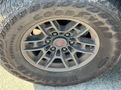 Used 2021 Toyota Tacoma TRD Pro AWD/4WD image 10