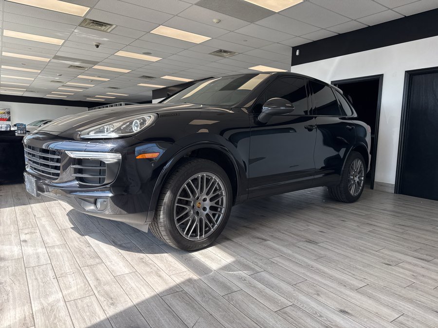 Used 2018 Porsche Cayenne Platinum Edition AWD/4WD image 1