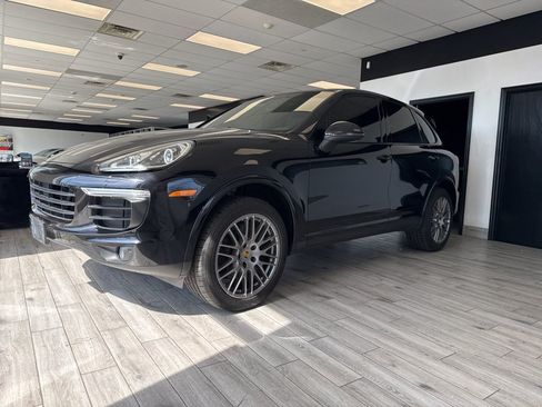 Used 2018 Porsche Cayenne Platinum Edition AWD/4WD image 1