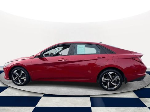 Certified 2023 Hyundai Elantra SEL w/ Convenience Package image 3