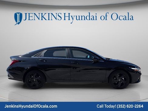 New 2026 Hyundai Elantra SEL Sport Premium FWD image 3