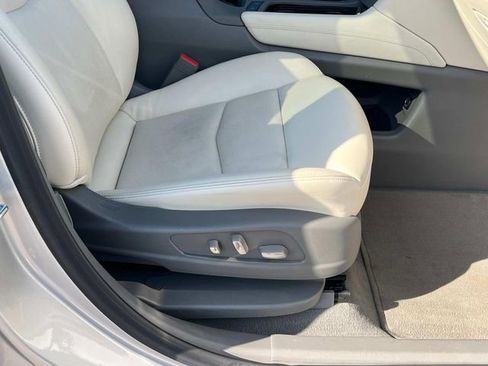 Used 2020 Cadillac XT6 Premium Luxury FWD image 30