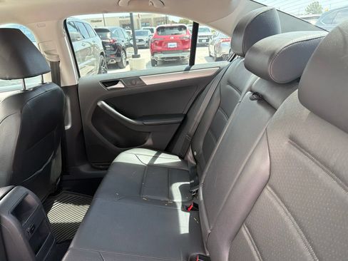 Used 2015 Volkswagen Jetta SE FWD image 7