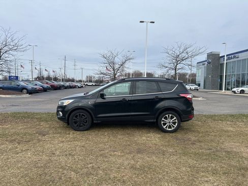 Used 2018 Ford Escape SE image 2
