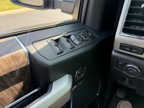 Used 2018 Ford F350 Lariat w/ Lariat Value Package AWD/4WD image 25