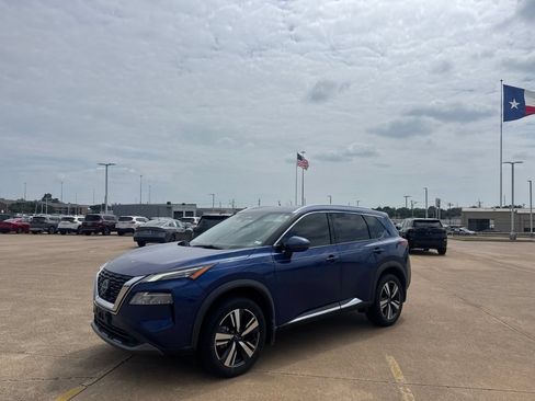 Certified 2023 Nissan Rogue SL w/ SL Premium Package FWD image 9