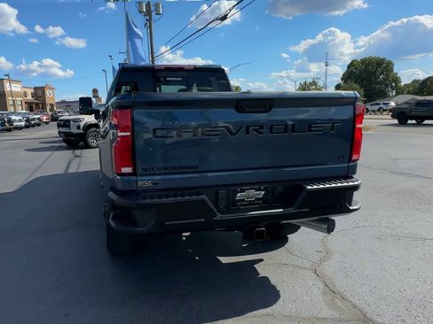 Used 2025 Chevrolet Silverado 2500 LT w/ Trail Boss Package AWD/4WD image 7