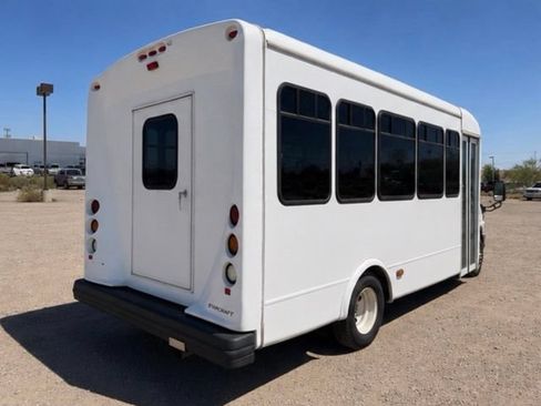 Used 2016 Ford E-450 and Econoline 450 Super Duty w/ Shuttle Bus Prep Package RWD image 3
