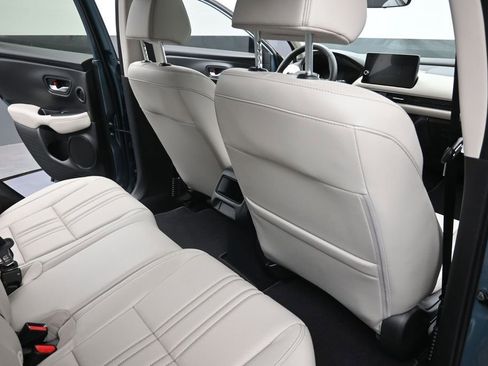Used 2026 Honda HR-V EX-L image 14