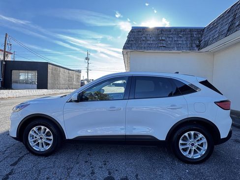 Used 2021 Ford Escape SE image 5