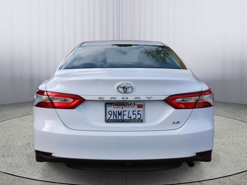Used 2018 Toyota Camry LE image 6