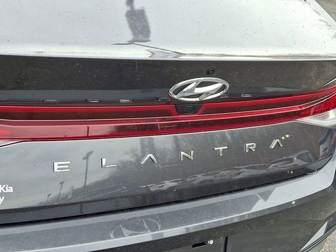 Used 2022 Hyundai Elantra SEL w/ Convenience Package image 30