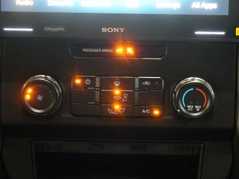 Used 2017 Ford F150 XLT AWD/4WD image 19