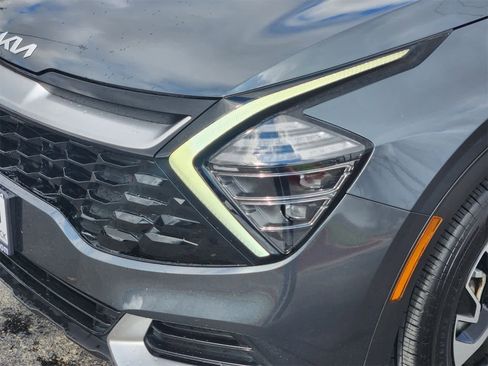 Certified 2024 Kia Sportage EX image 7